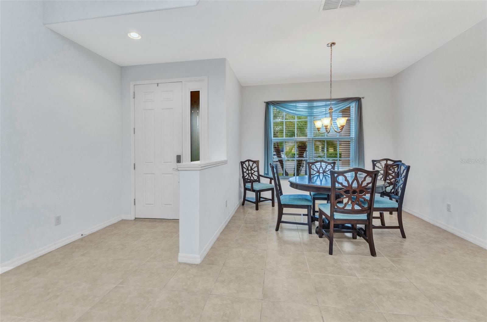 1808 KINGS GATE COURT