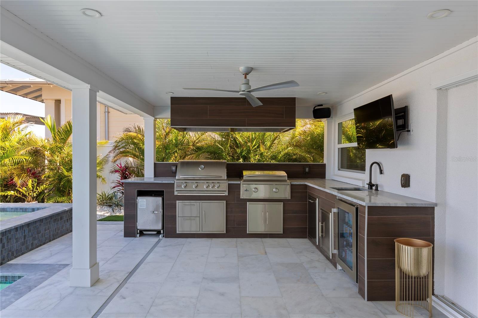 ISLAND ESTATE OF CLEARWATER UNITS 6D 7A 7C - Residential