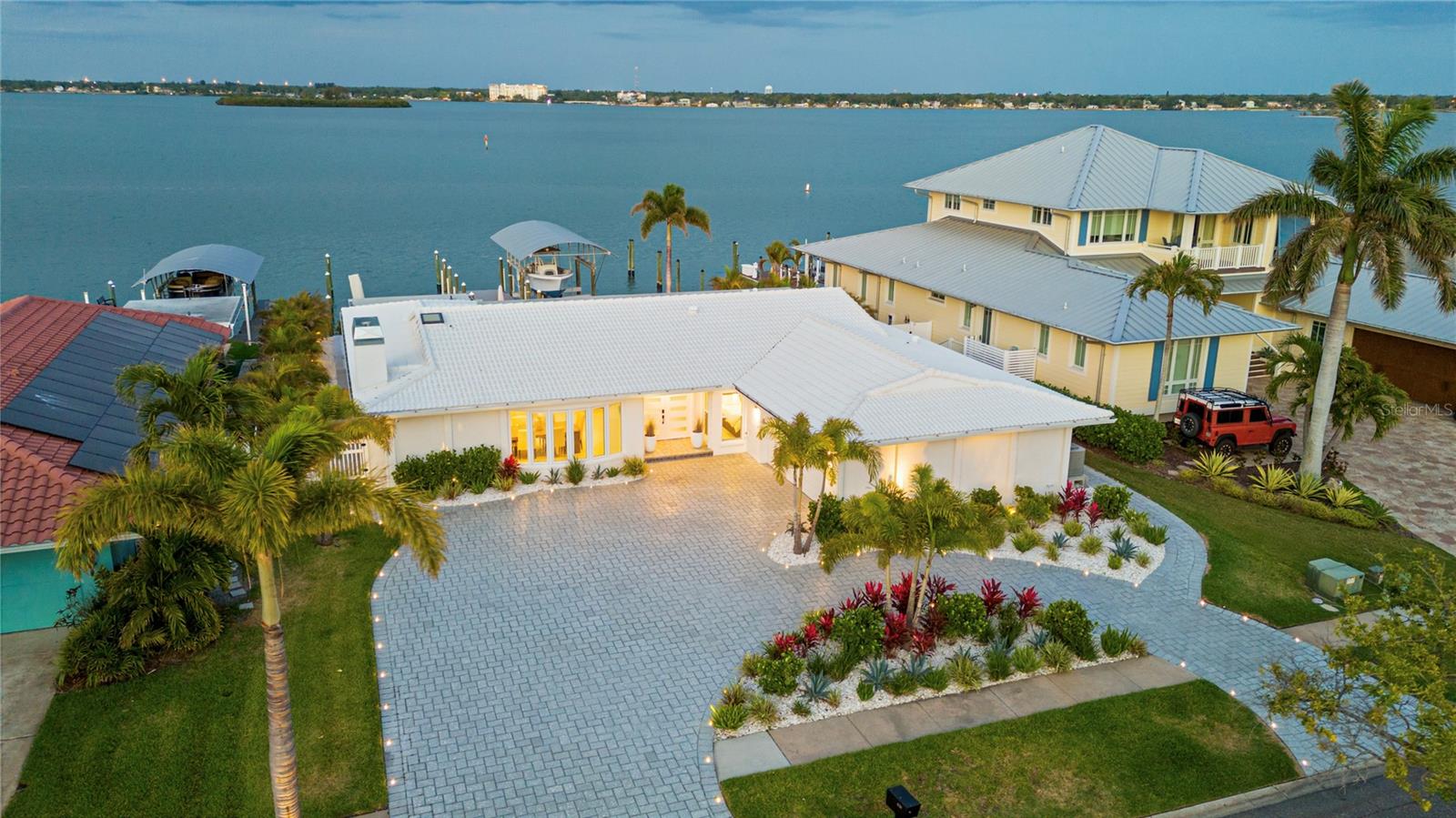 631 HARBOR ISLAND