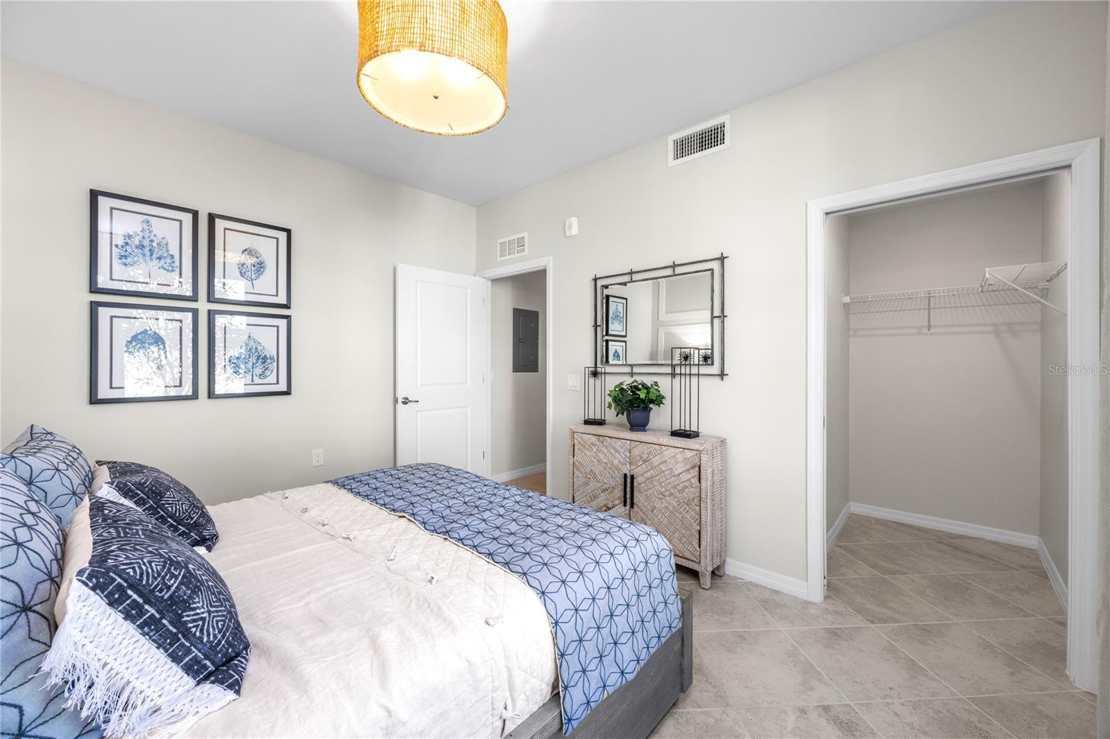 CALUSA COUNTRY CLUB - Residential