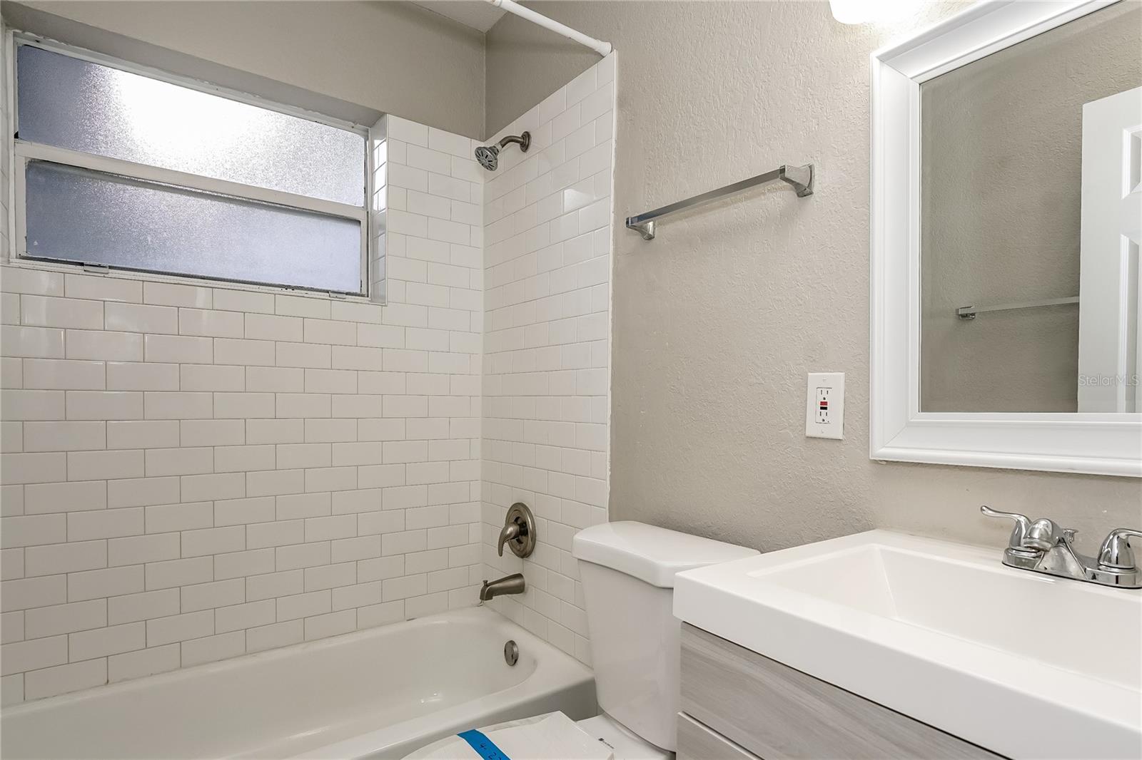 DELTONA LAKES UNIT 72 - Residential Lease