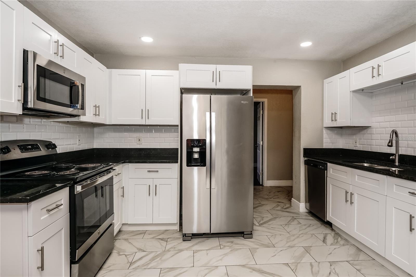 DELTONA LAKES UNIT 72 - Residential Lease