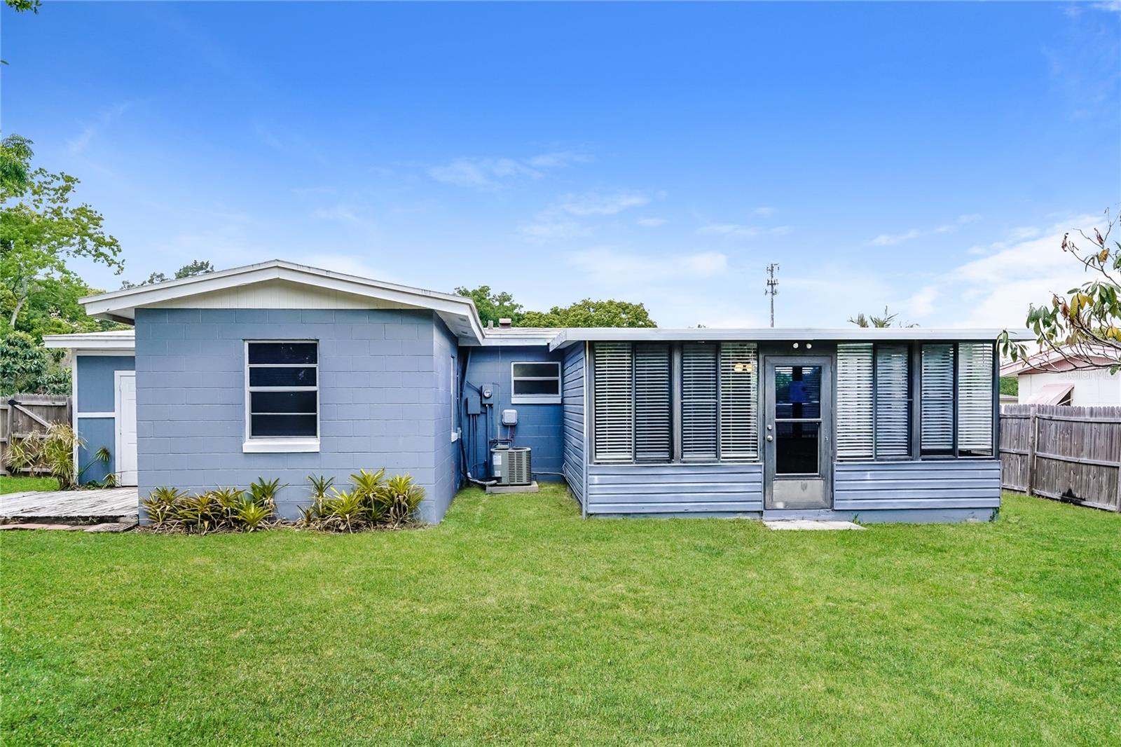 DELTONA LAKES UNIT 72 - Residential Lease