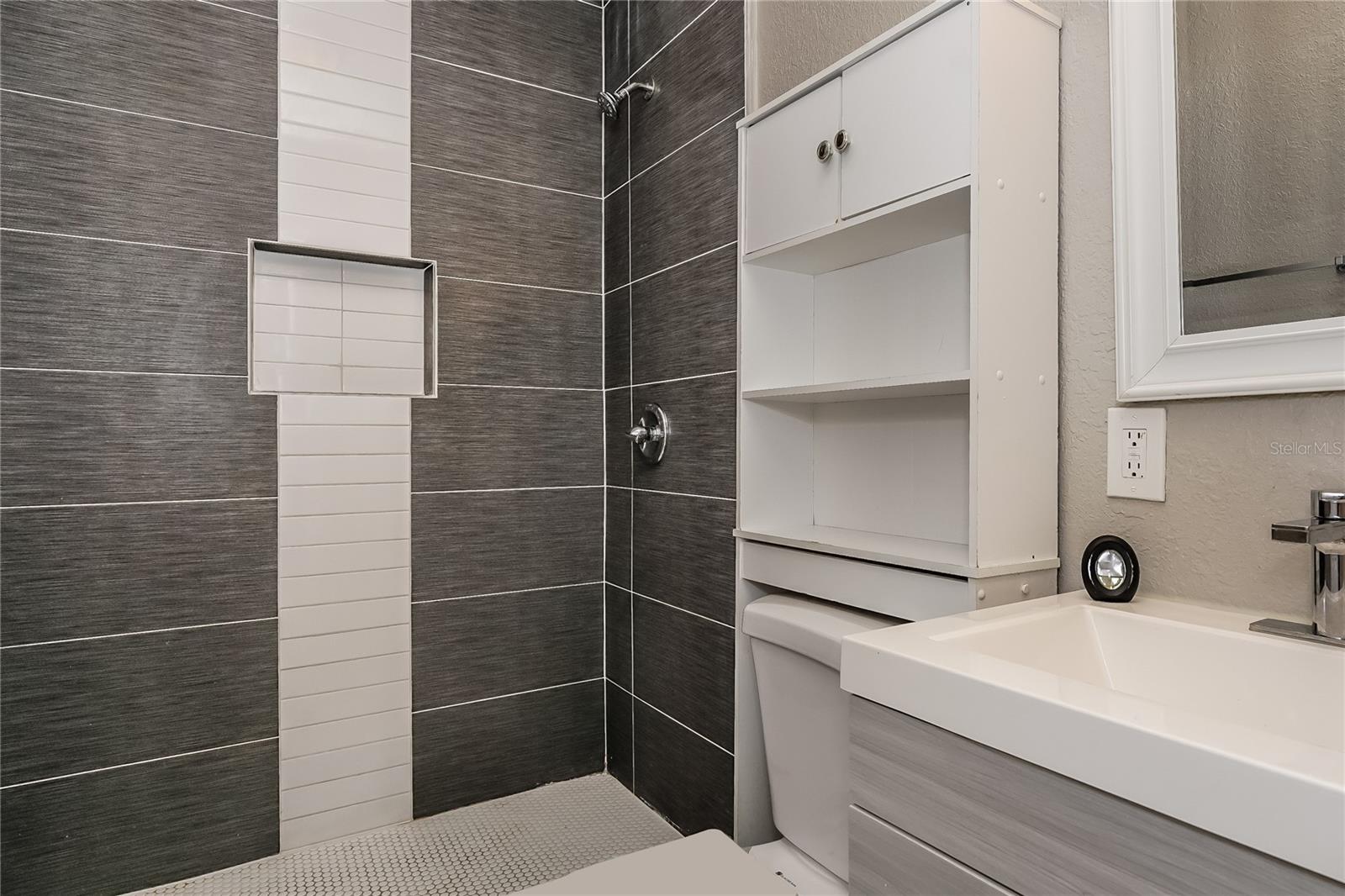 DELTONA LAKES UNIT 72 - Residential Lease