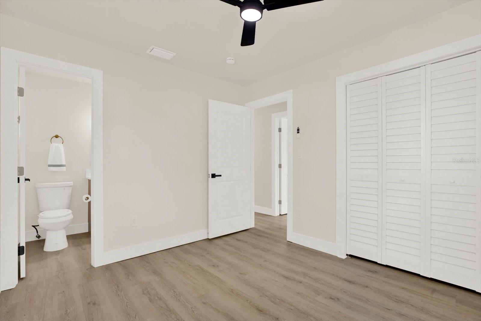 LINCOLN PARK SOUTH - Residential