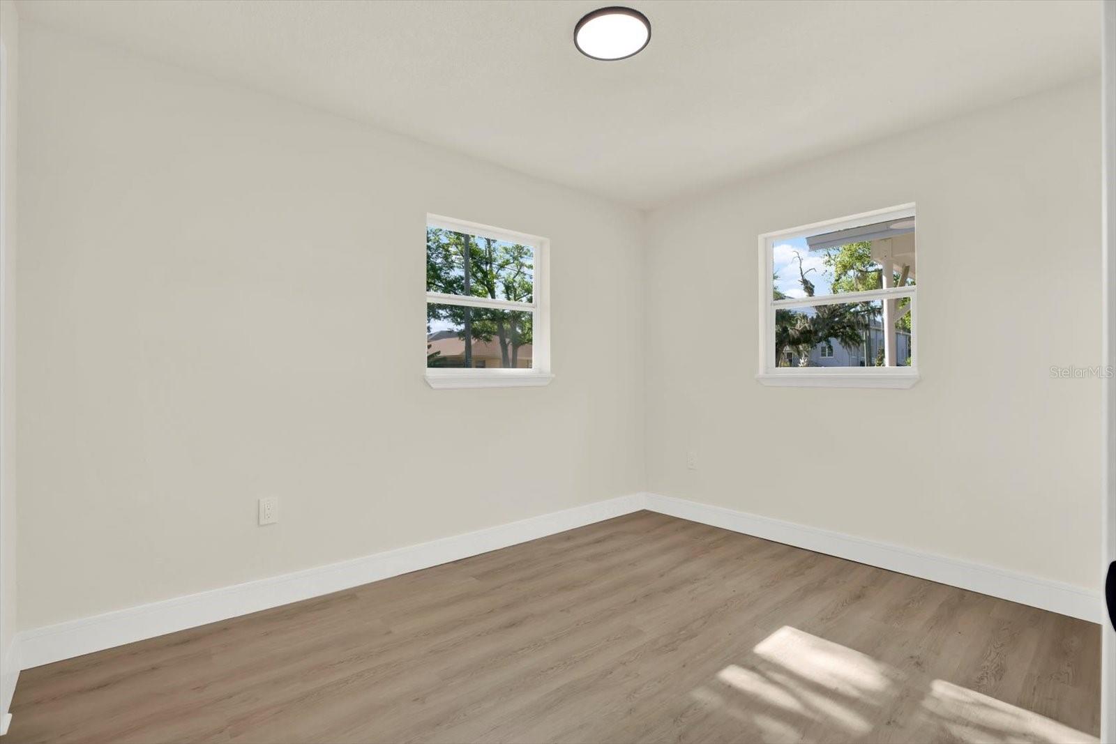 LINCOLN PARK SOUTH - Residential