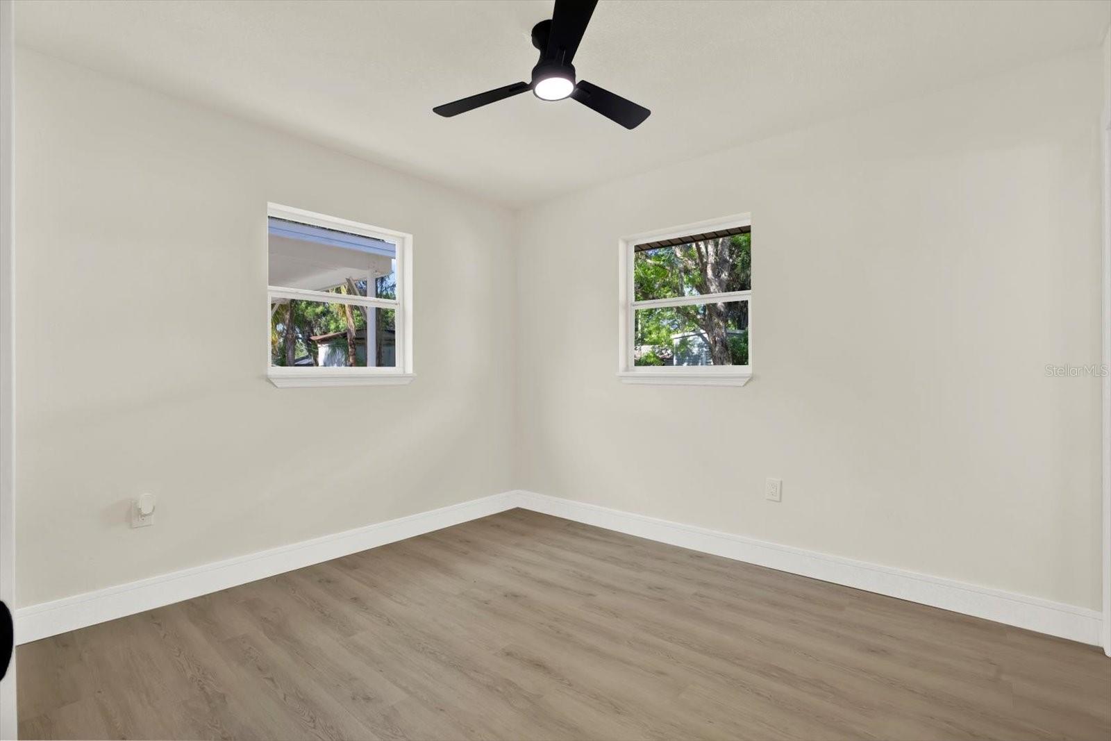 LINCOLN PARK SOUTH - Residential