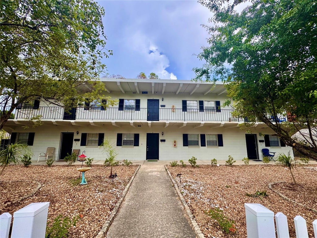 Photo of 791 Lake Avenue #6, Clermont, FL 34711 (MLS # G5112119)