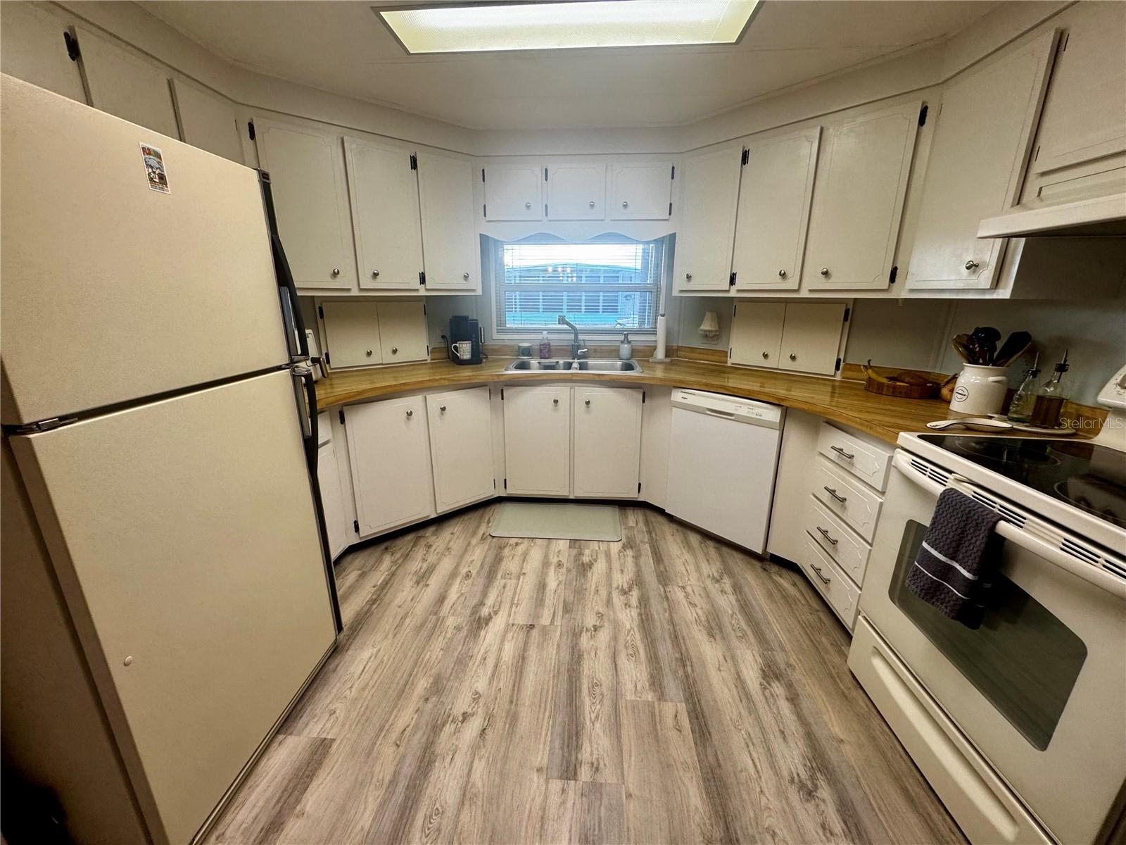 5619 BAYSHORE ROAD 240, PALMETTO, FL, 34221 4 5619 BAYSHORE ROAD 240