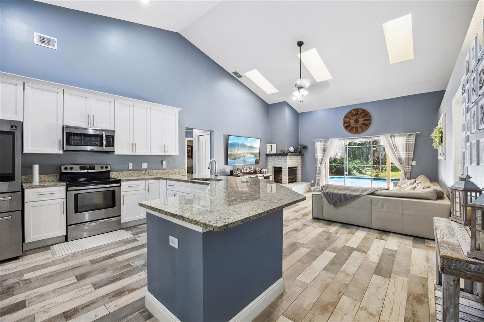1505 GRASSY RIDGE LANE