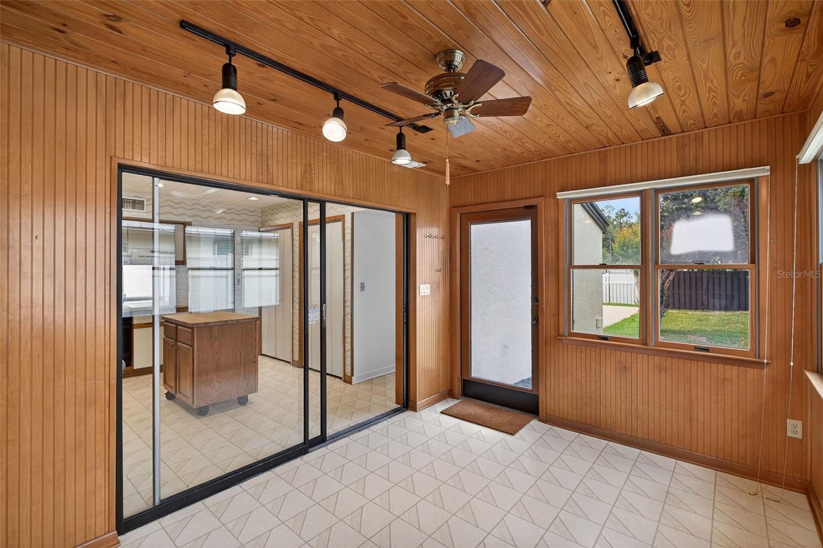 QUAIL HOLLOW - Residential
