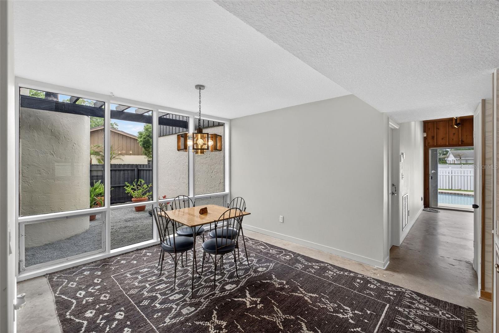 QUAIL HOLLOW - Residential