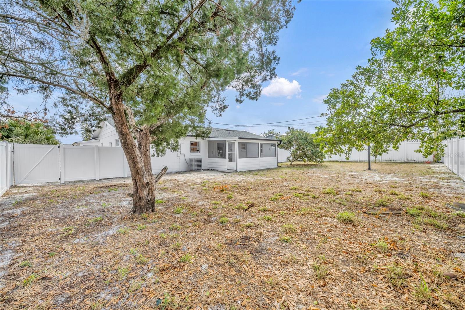 ROYAL ESTATES - Residential