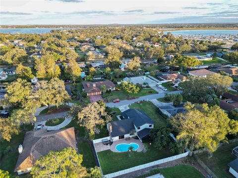 A home in WINTER HAVEN