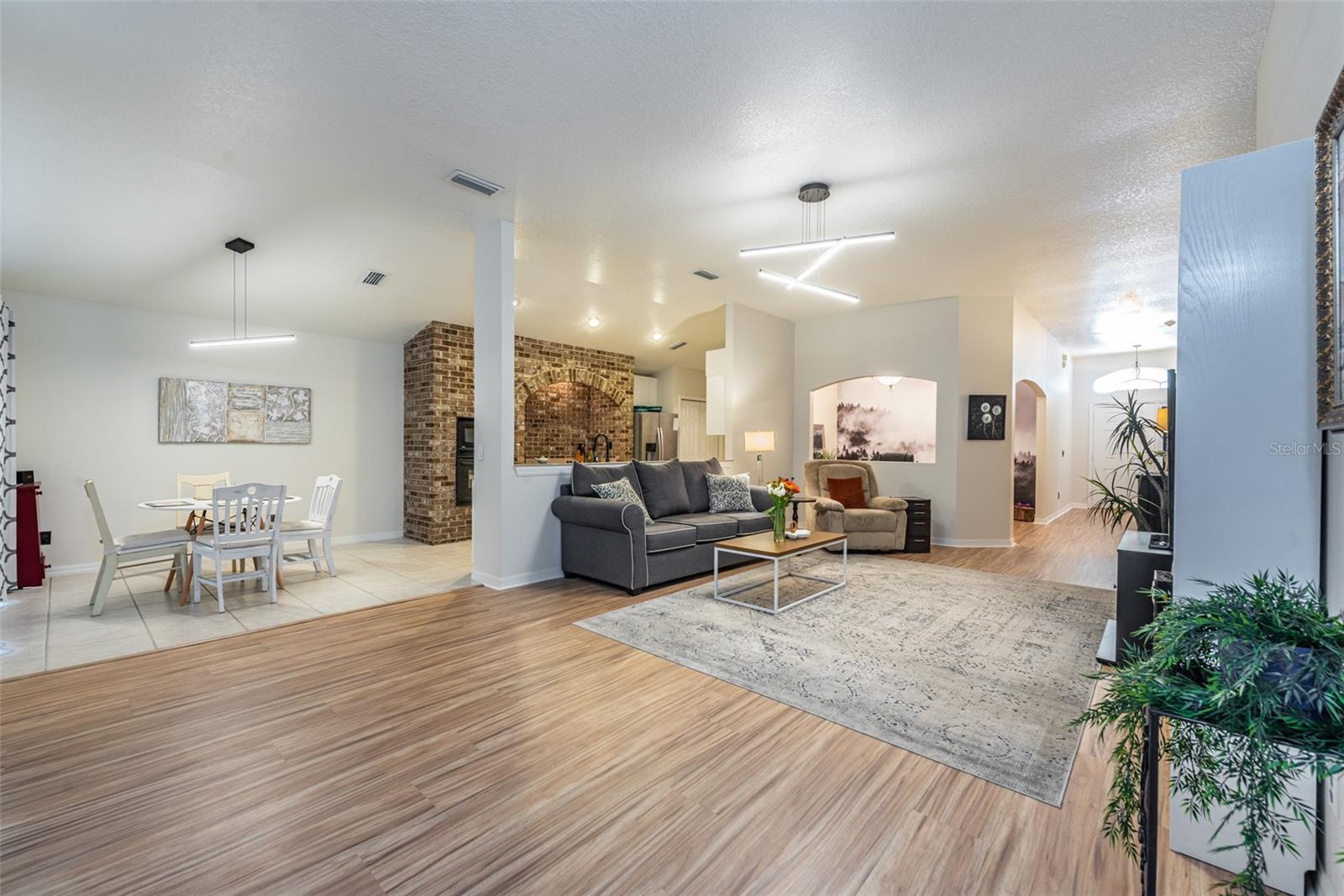 LAKE ST CHARLES UNIT 12 - Residential Lease