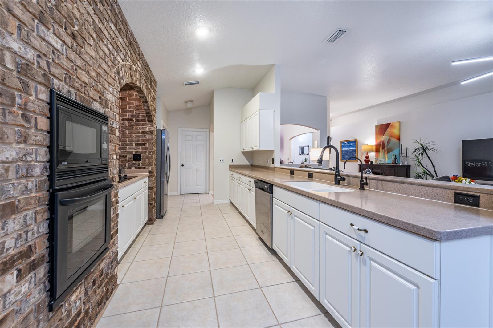 LAKE ST CHARLES UNIT 12 - Residential Lease