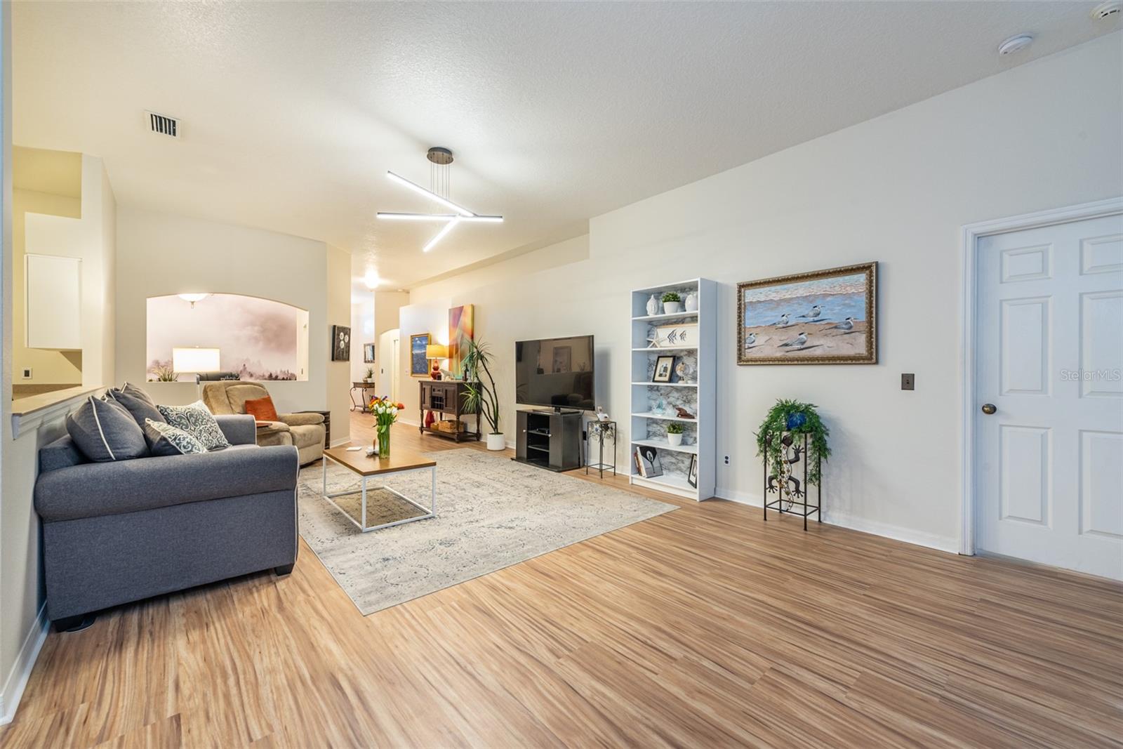 LAKE ST CHARLES UNIT 12 - Residential Lease