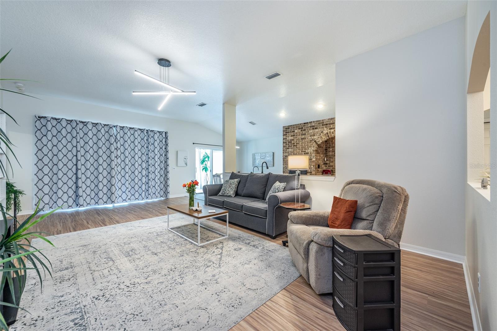 LAKE ST CHARLES UNIT 12 - Residential Lease