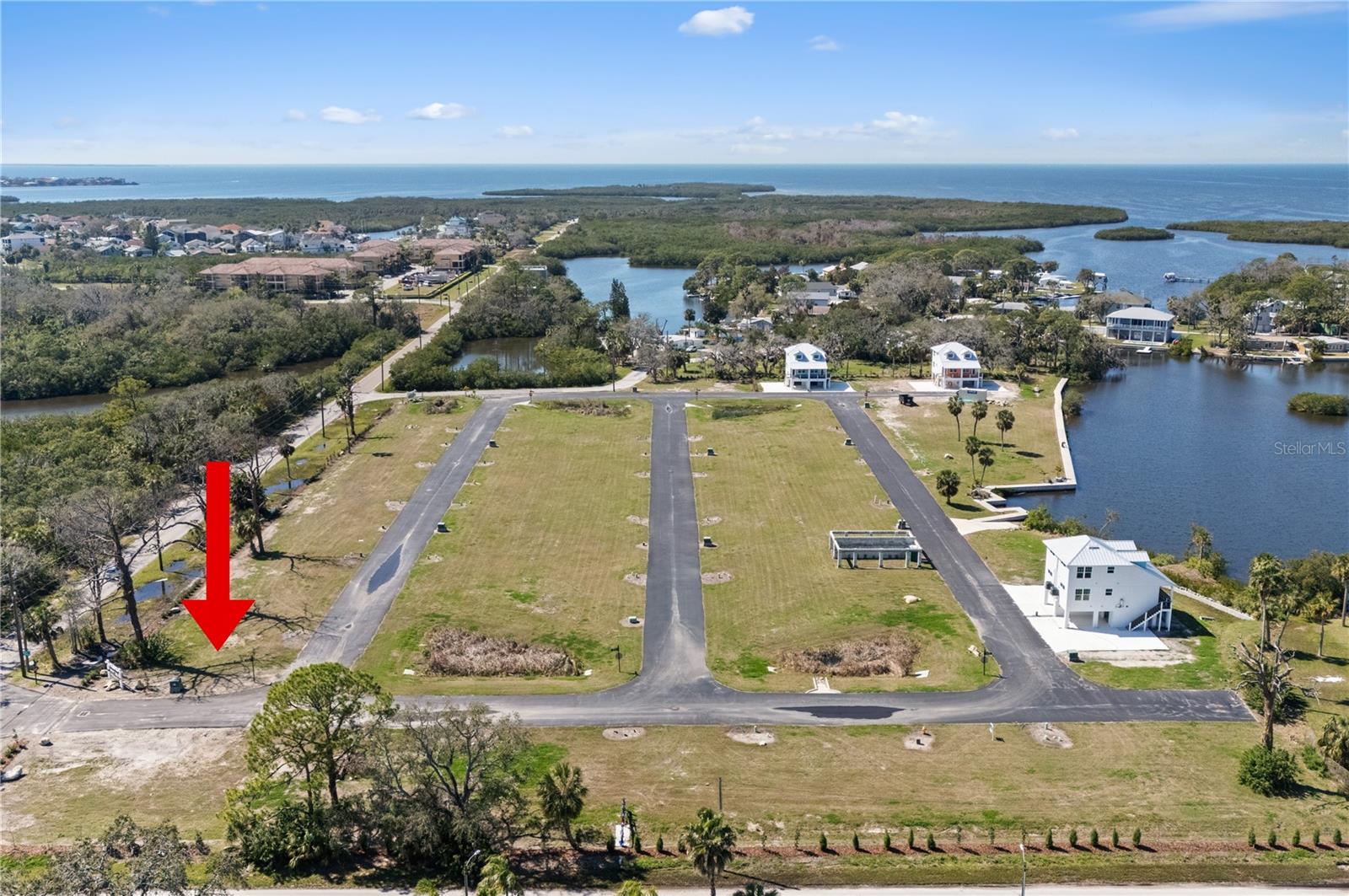 COTTAGES/OYSTER BAYOU TRACTS A - Land