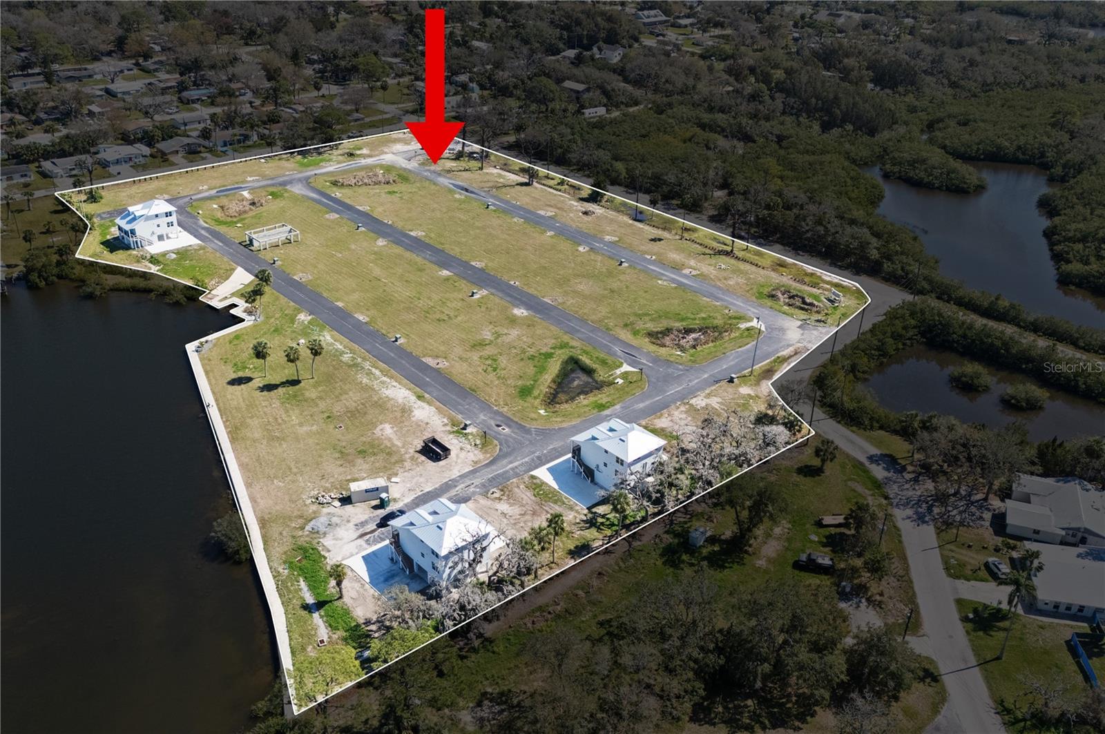 COTTAGES/OYSTER BAYOU TRACTS A - Land