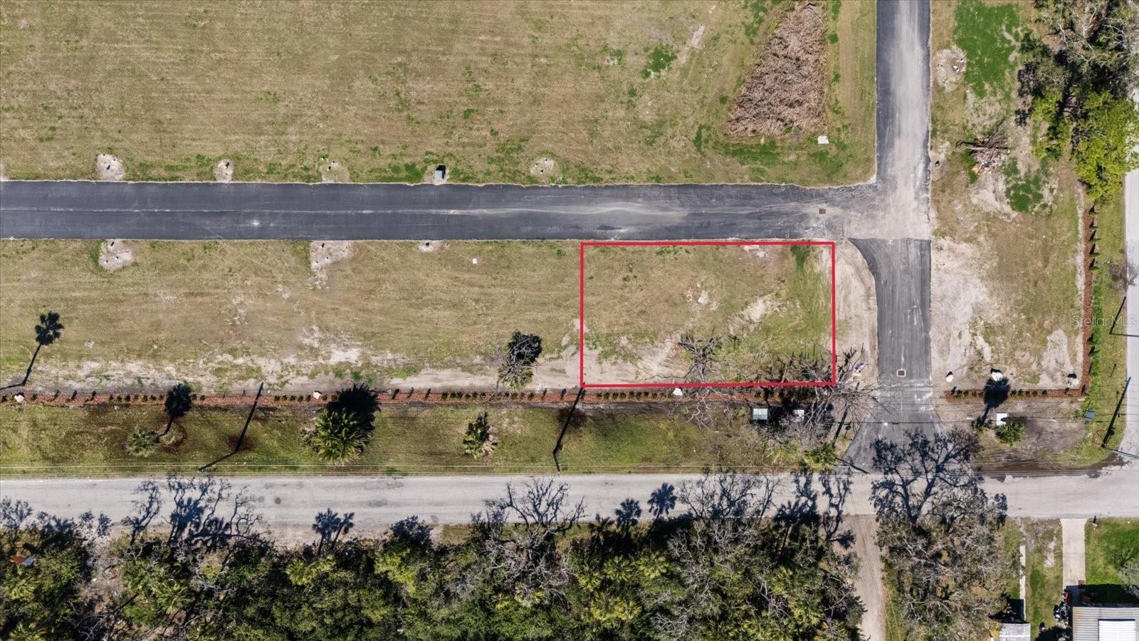 COTTAGES/OYSTER BAYOU TRACTS A - Land