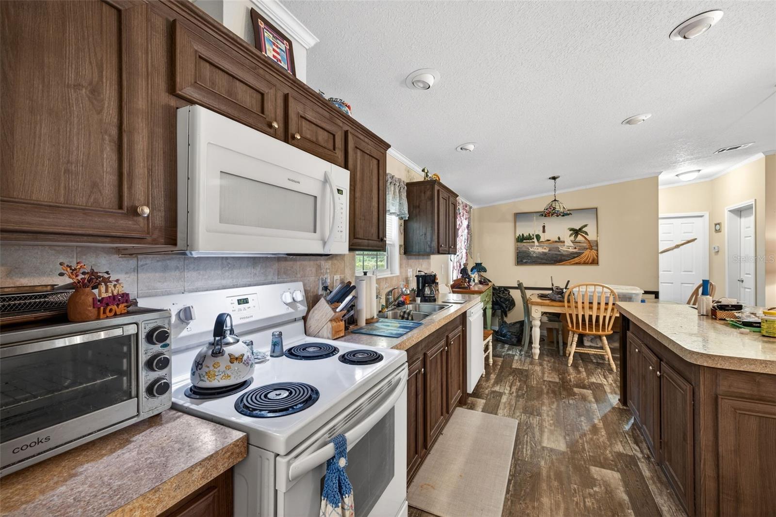 LEMON BAY ISLES PH 03 - Residential