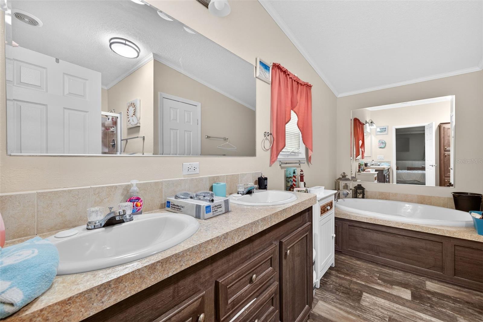 LEMON BAY ISLES PH 03 - Residential