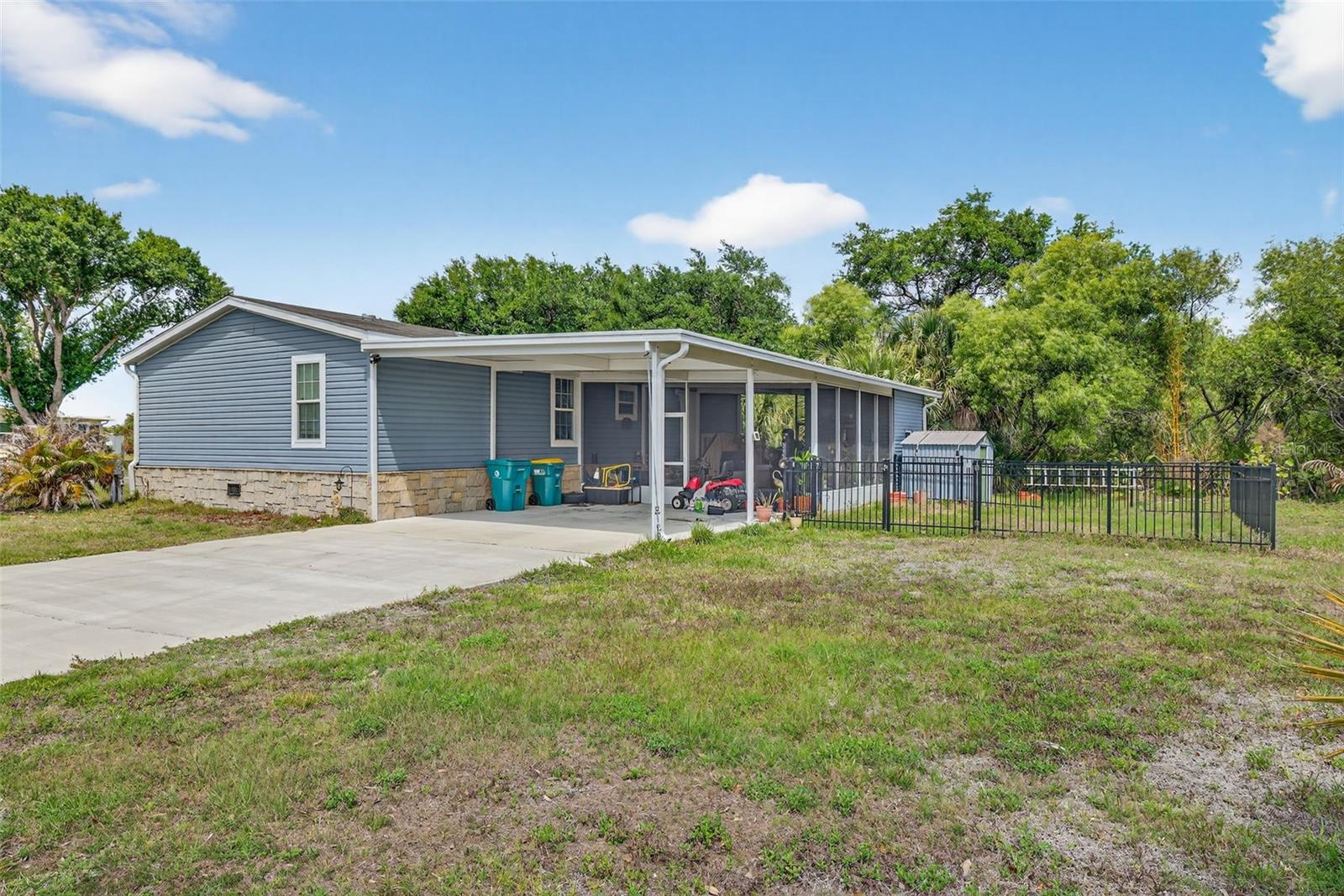 LEMON BAY ISLES PH 03 - Residential