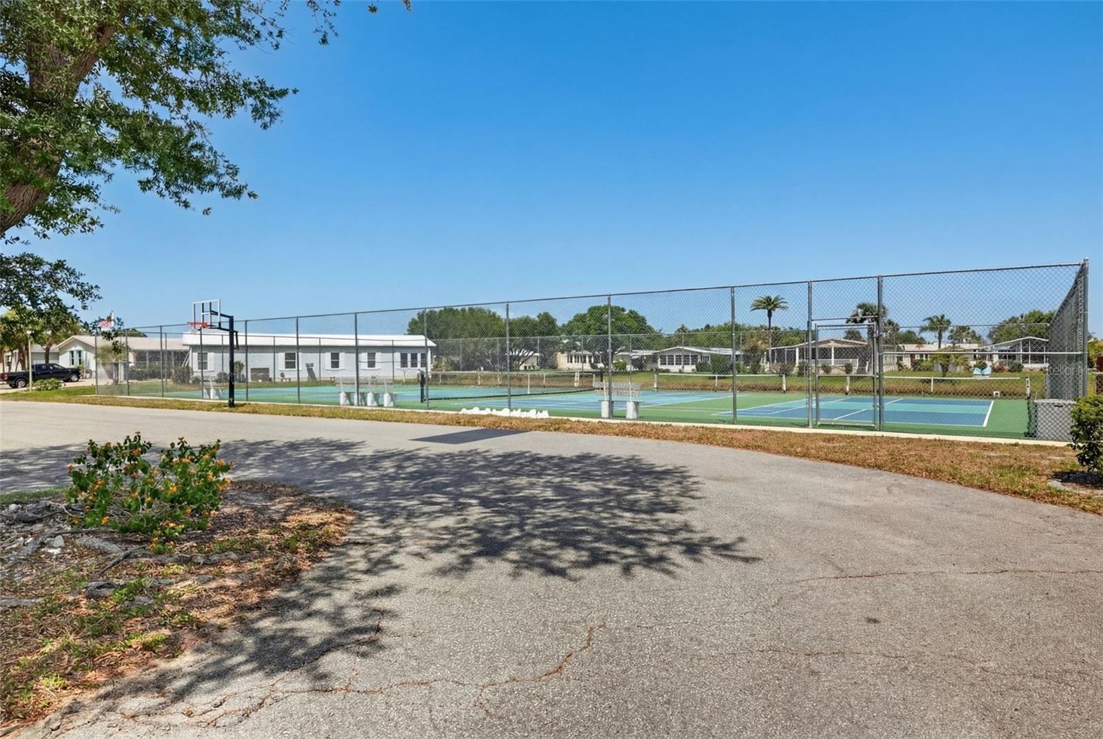 LEMON BAY ISLES PH 03 - Residential