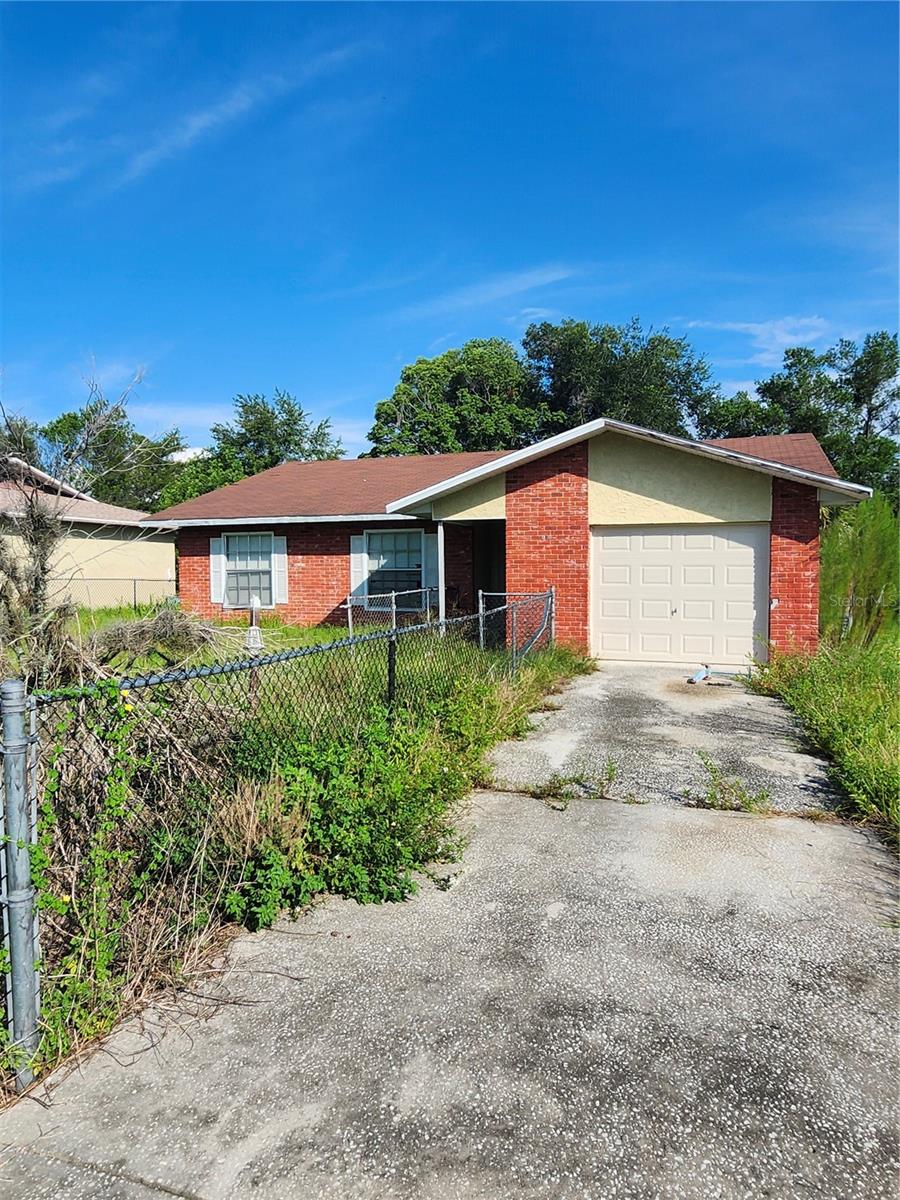 Incredible Value & Potential!
This charming single-family home is a fantastic opportunity for first-time buyers, investors, or DIY enthusiasts. With 3 bedrooms, 2 bathrooms, and a spacious 1,224 sq ft layout, it sits on a generous 6,970 sq ft lot in a quiet, established Silver Spring Shores neighborhood of Ocala.
This is your chance to own in Marion County - Silver Spring Shores at an affordable price. Put in a little work and gain instant equity! Ideal for buyers ready to roll up their sleeves and create their dream home. AS-IS.