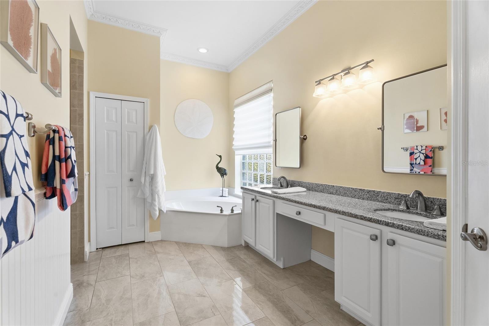 ISLAND CLUB OF VERO BEACH PH II - Residential