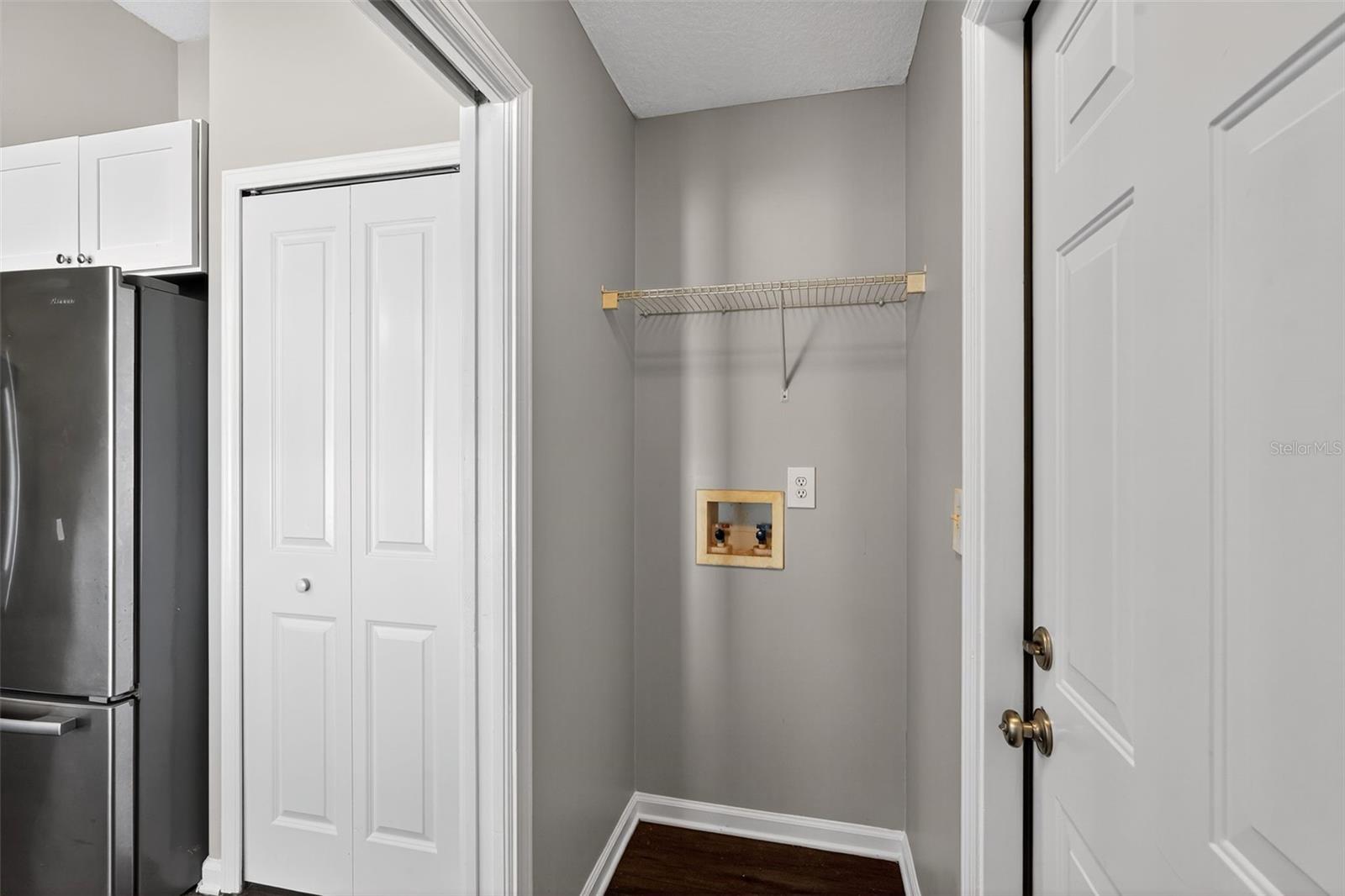 FOXCHASE 04 - Residential