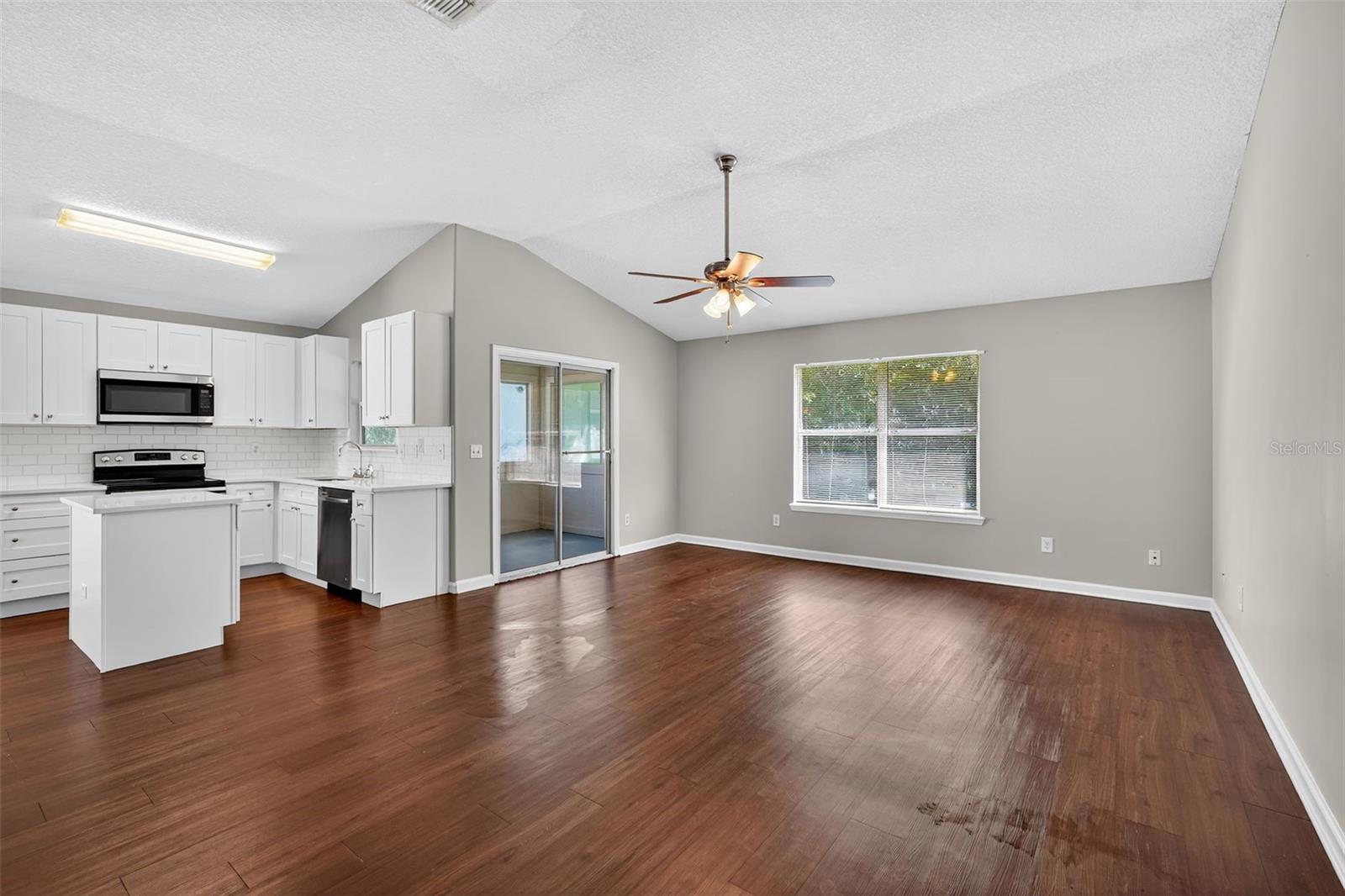 FOXCHASE 04 - Residential