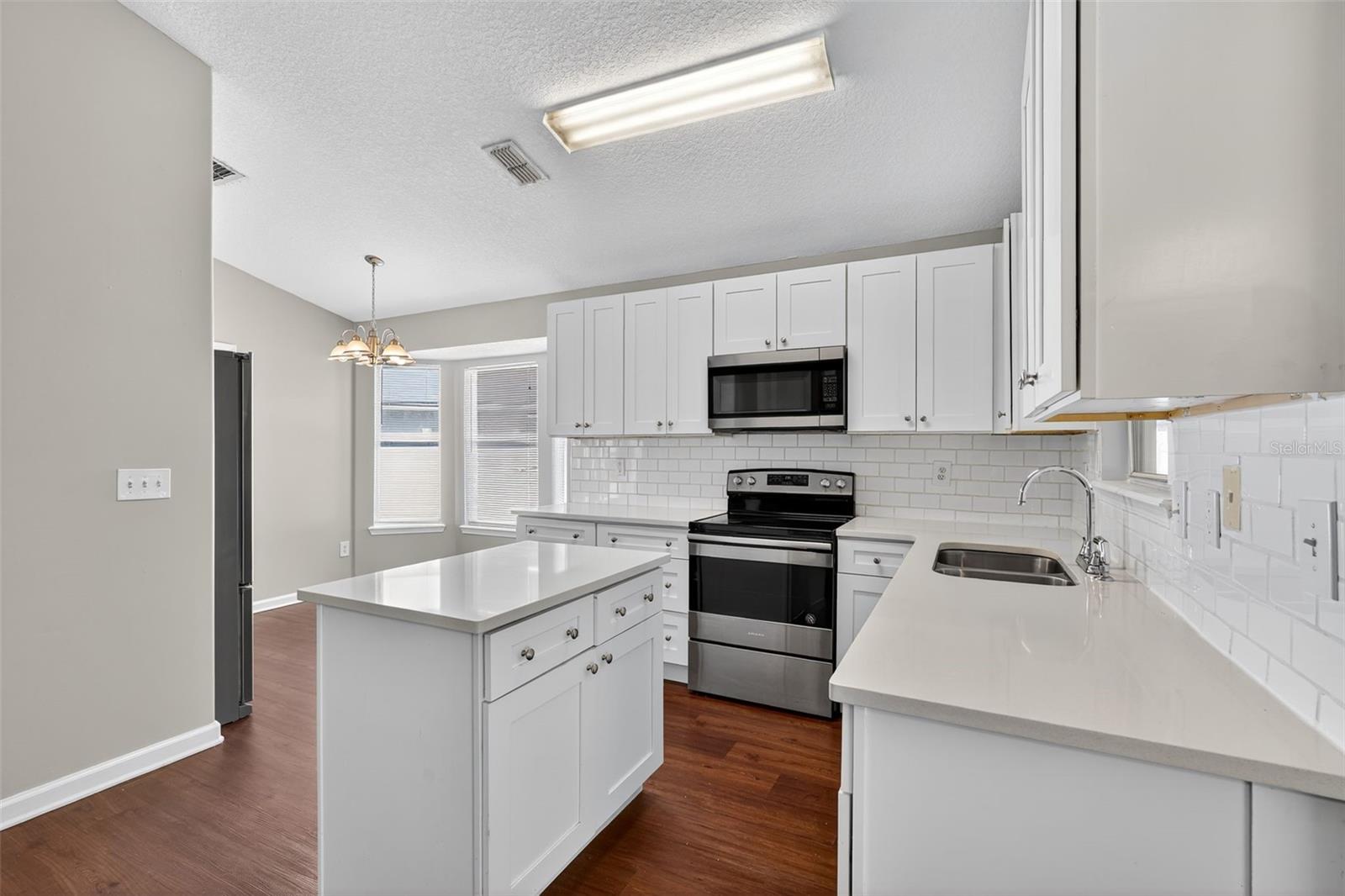 FOXCHASE 04 - Residential