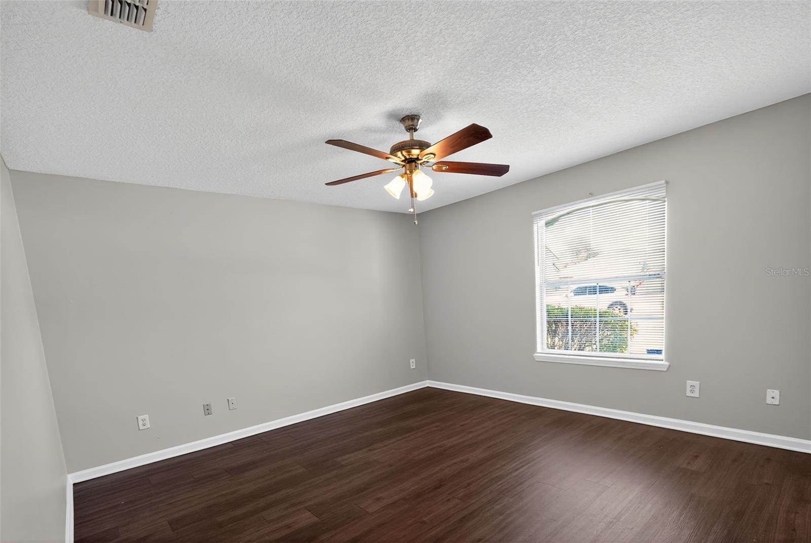 FOXCHASE 04 - Residential