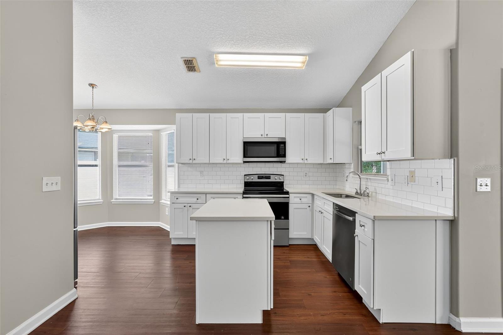 FOXCHASE 04 - Residential