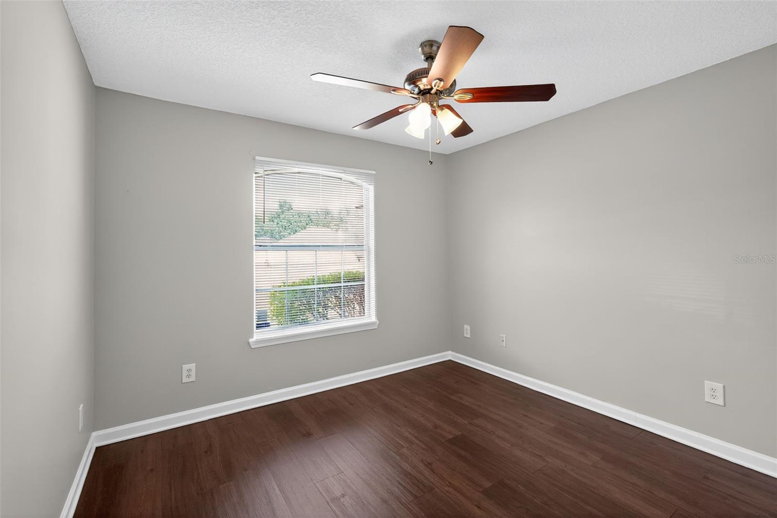 FOXCHASE 04 - Residential