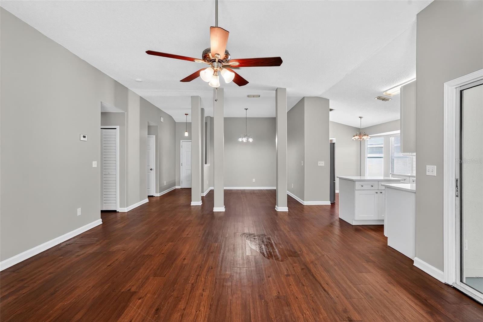 FOXCHASE 04 - Residential