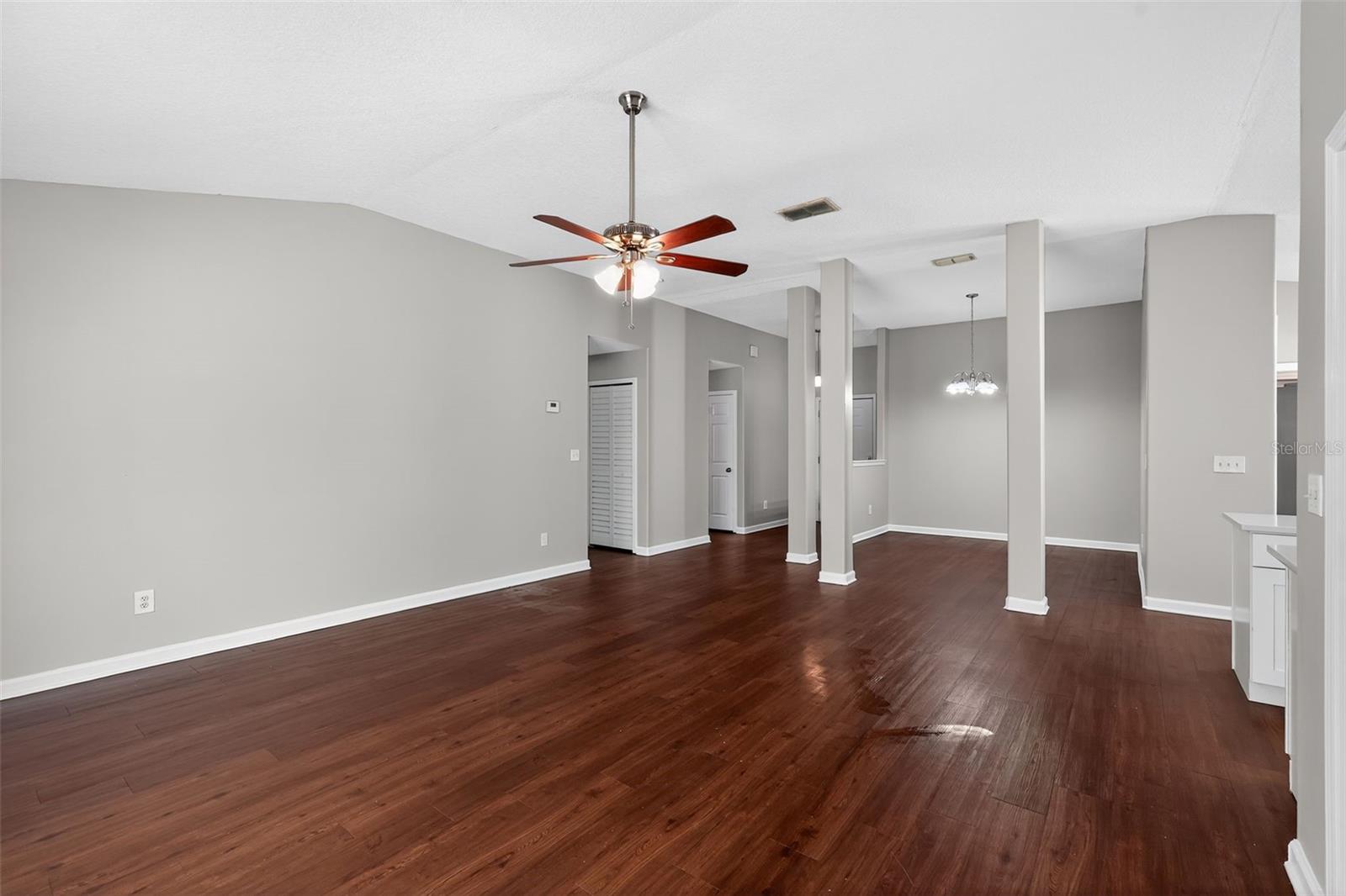 FOXCHASE 04 - Residential