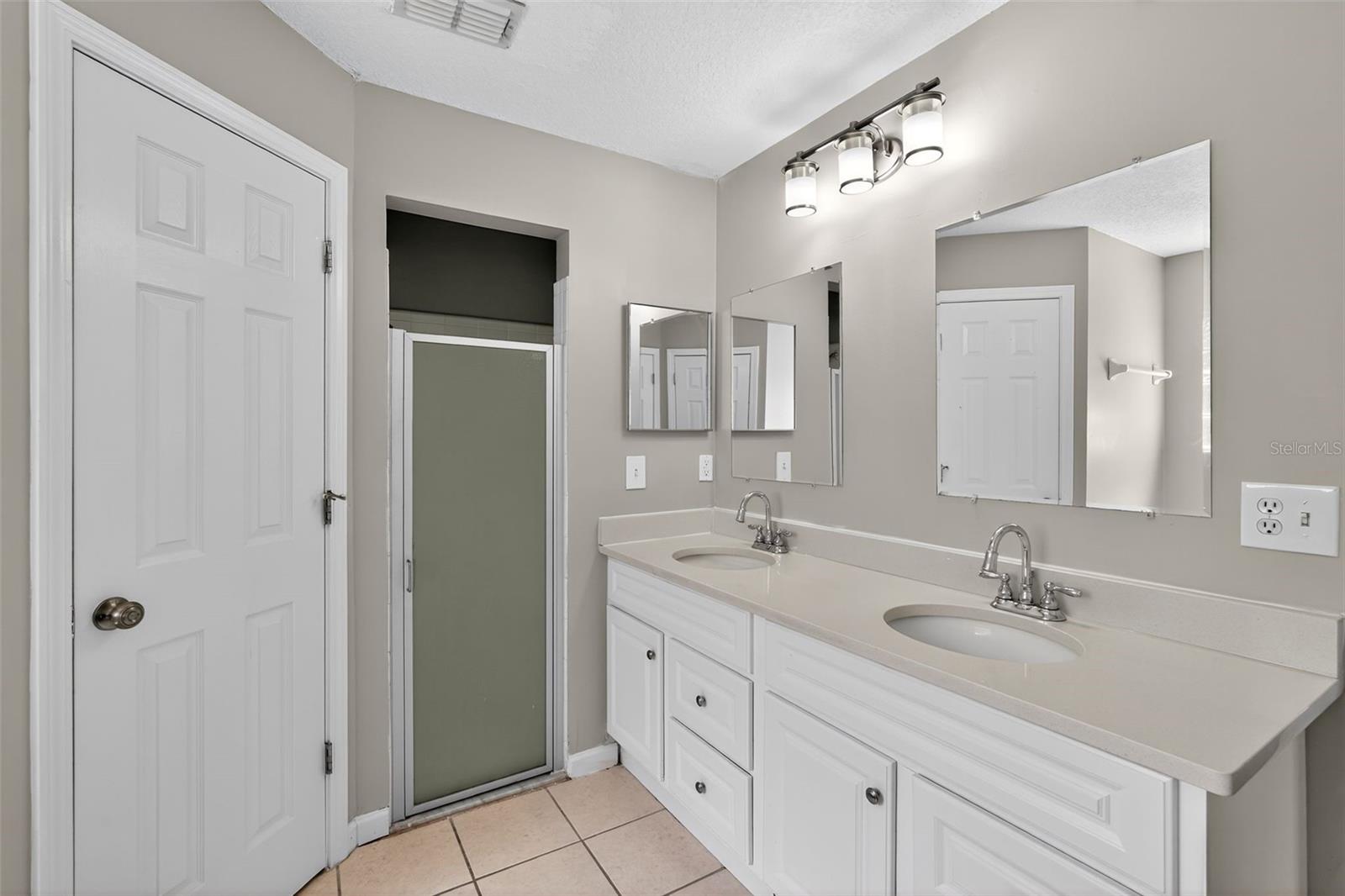 FOXCHASE 04 - Residential