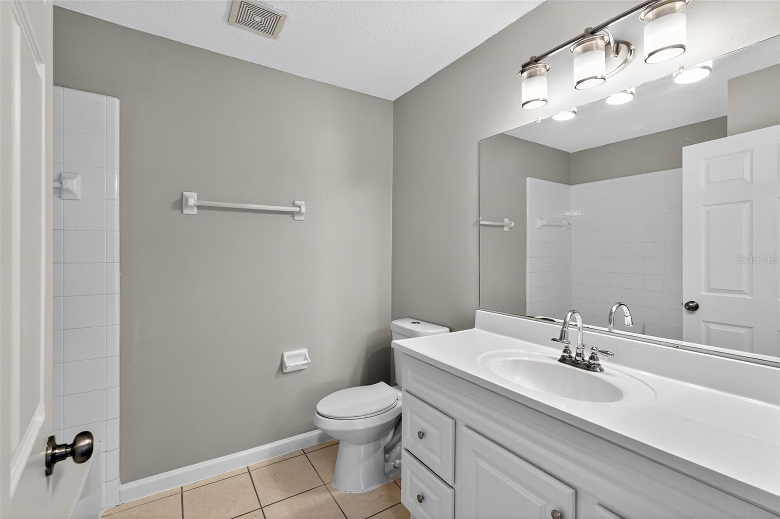 FOXCHASE 04 - Residential