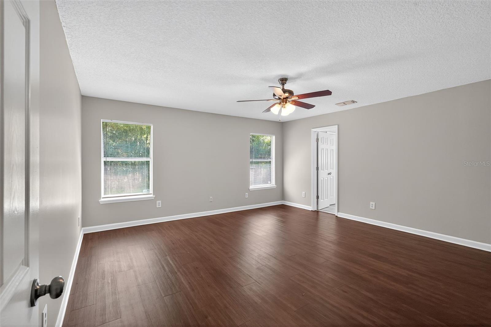 FOXCHASE 04 - Residential