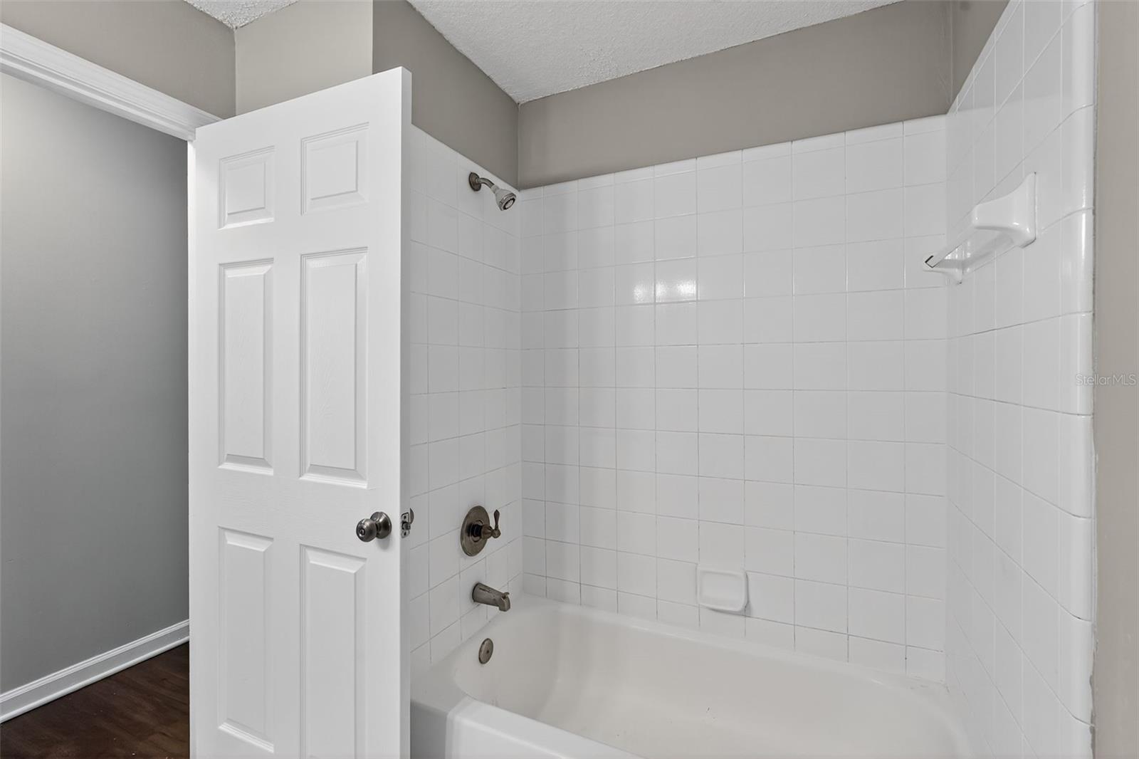 FOXCHASE 04 - Residential