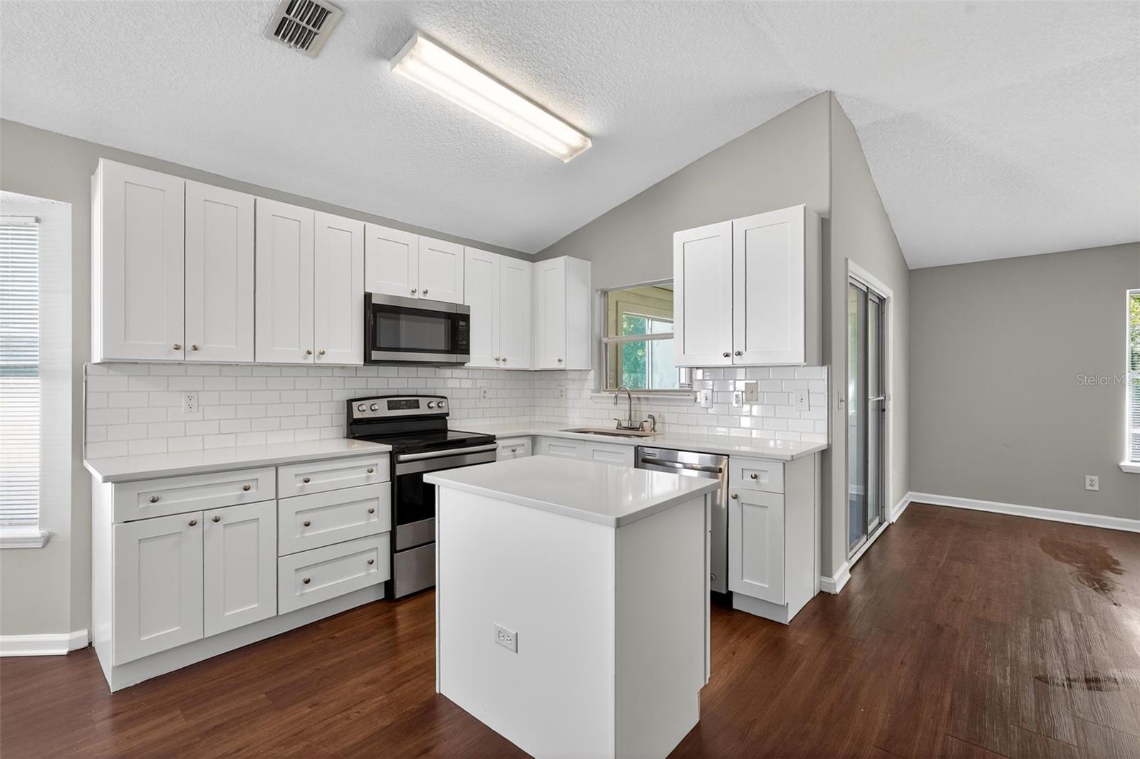 FOXCHASE 04 - Residential