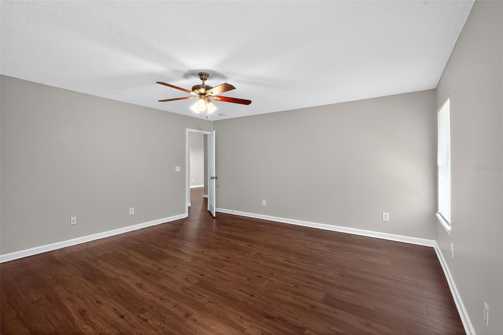 FOXCHASE 04 - Residential