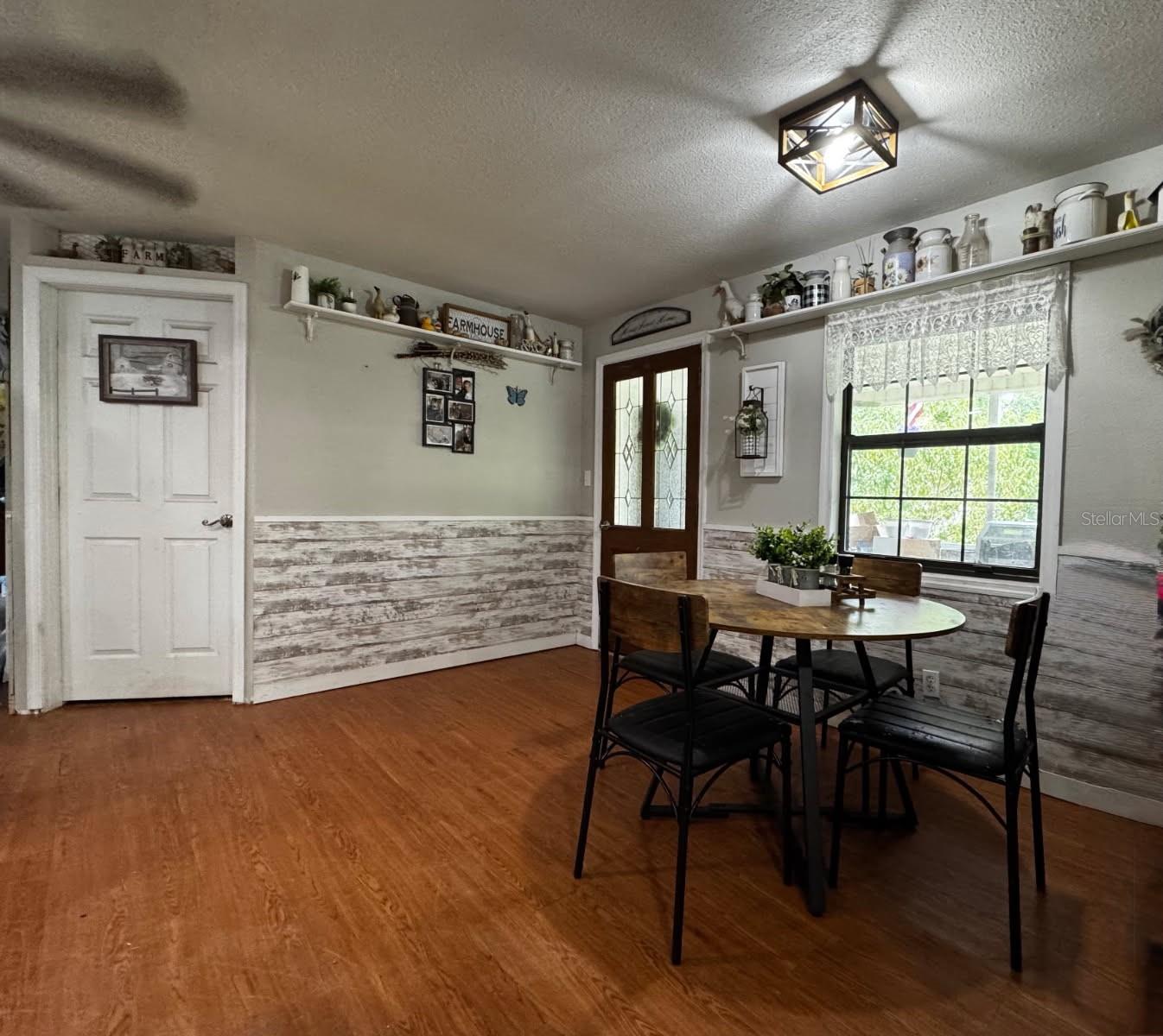 138 NW SCARBOROUGH LANE