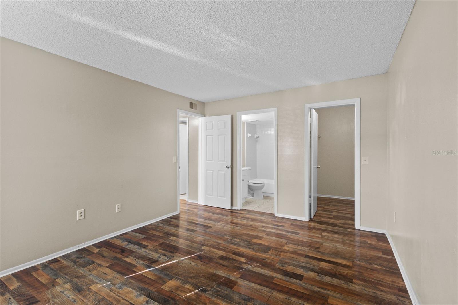 THE OAKS UNIT VII A CONDOMINIU - Residential