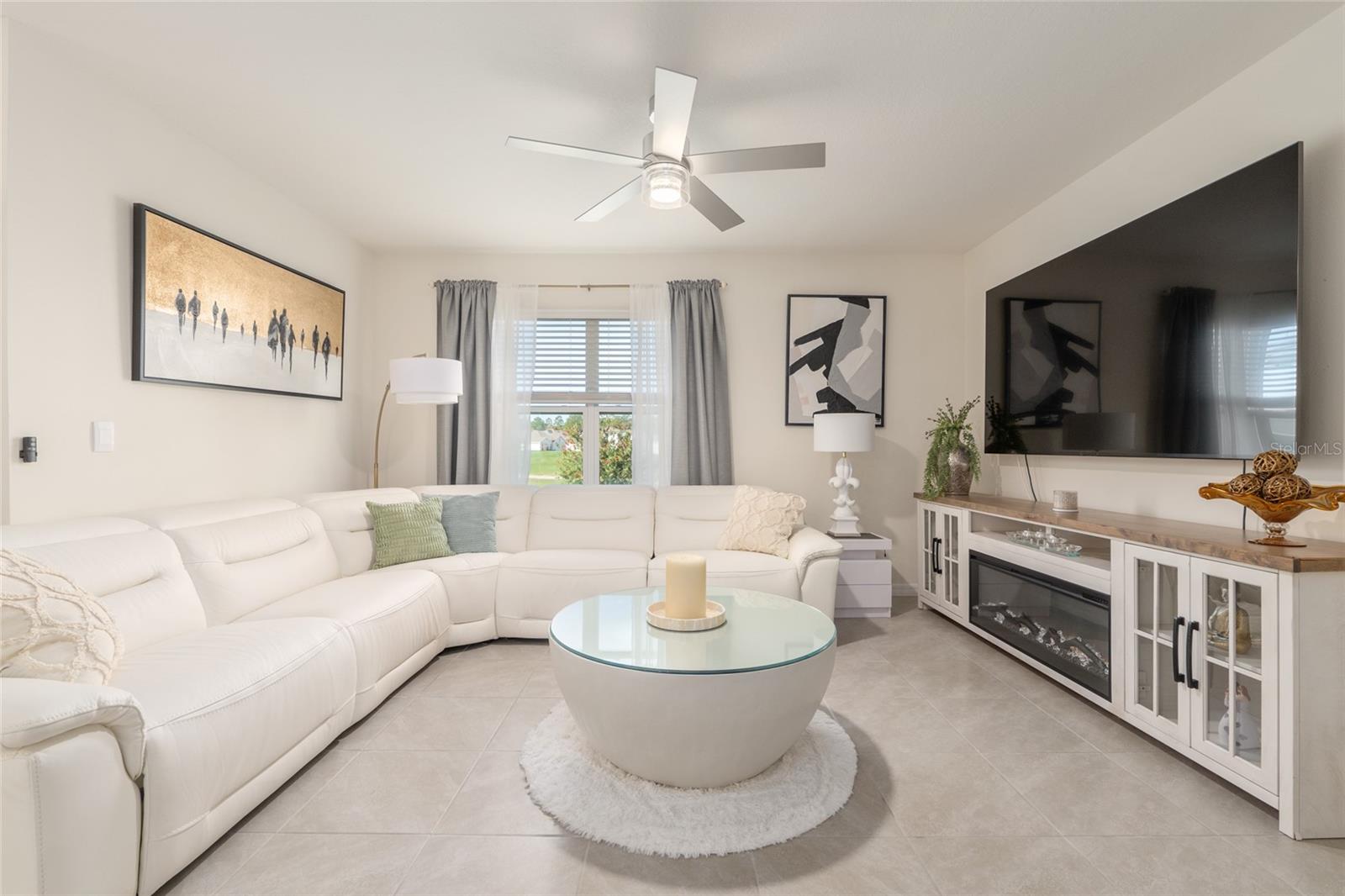 LAKE DIAMOND NORTH - Residential Lease