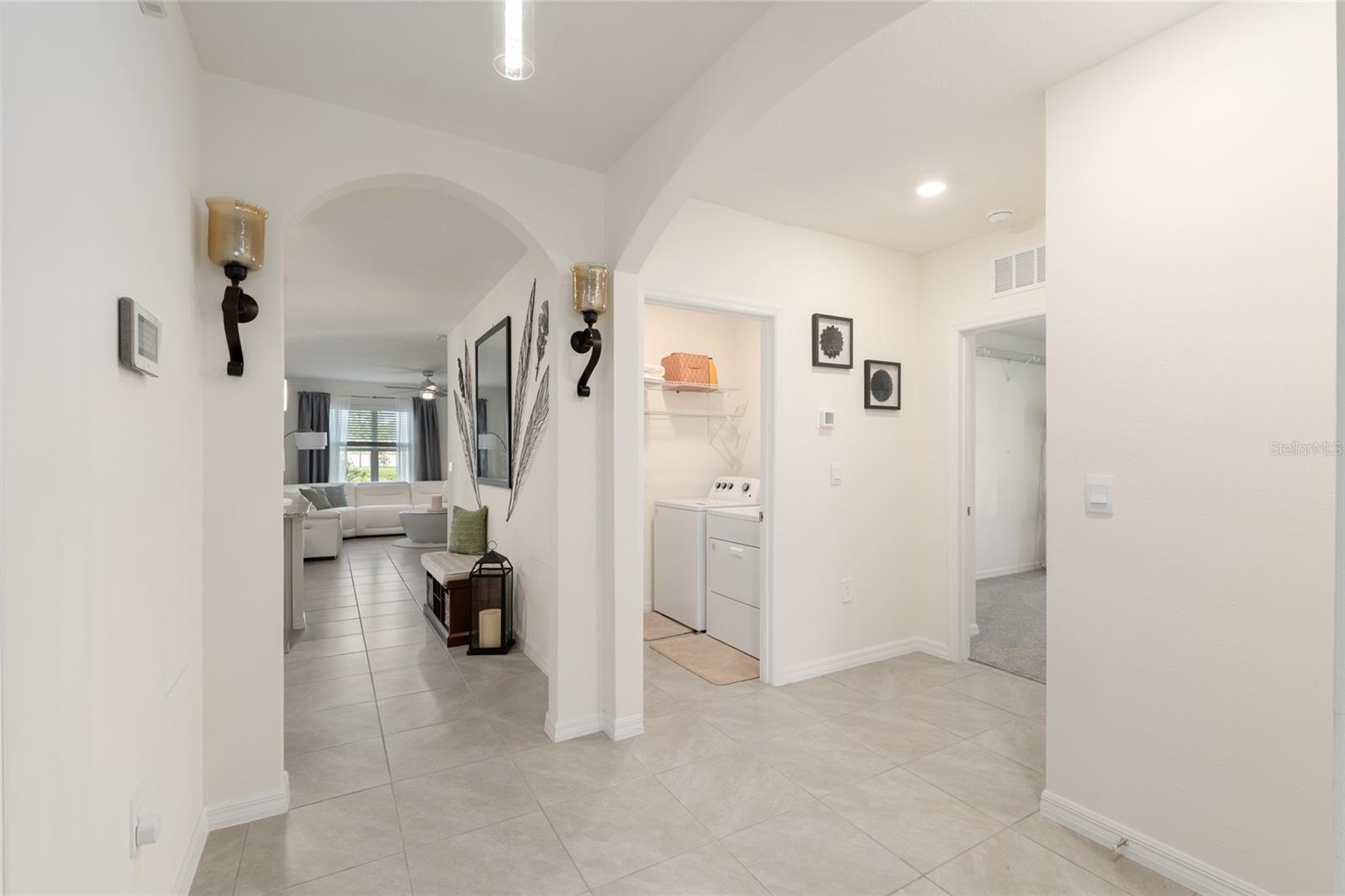 LAKE DIAMOND NORTH - Residential Lease