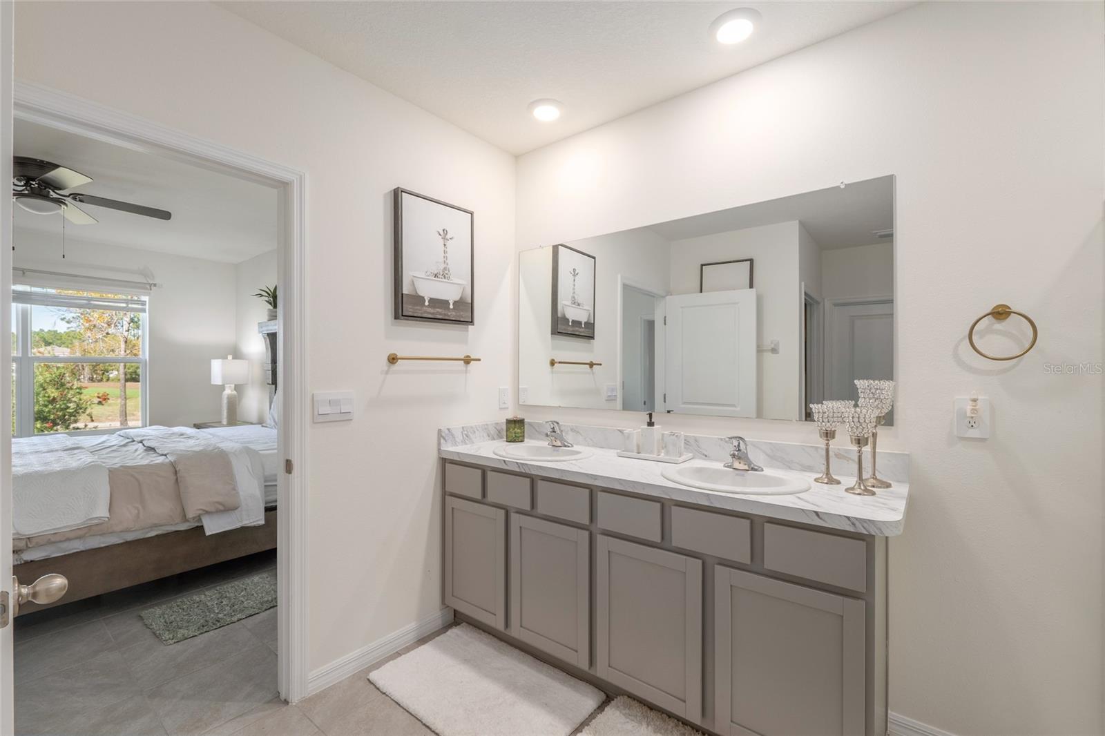 LAKE DIAMOND NORTH - Residential Lease